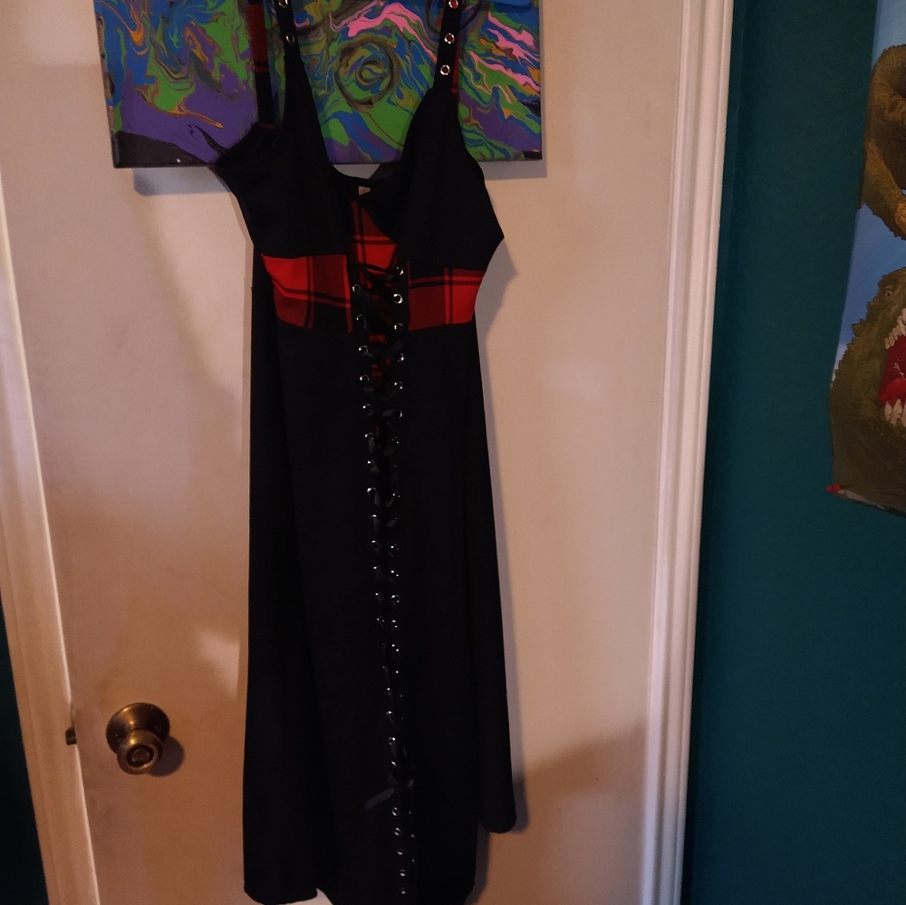 BLACK AND RED GOTHIC PLAID DRESS - Picture 3 of 4